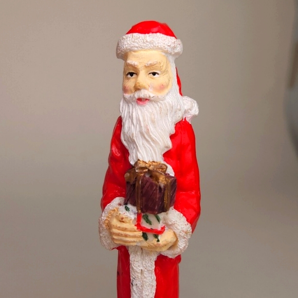 Retro Resin Santas Set - Picture 9 of 11